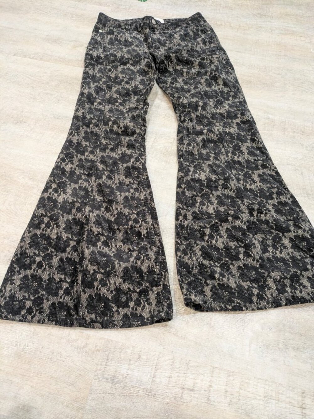 BDG Urban Outfitters Extreme Flare Lace Print Corduroy Pants 28